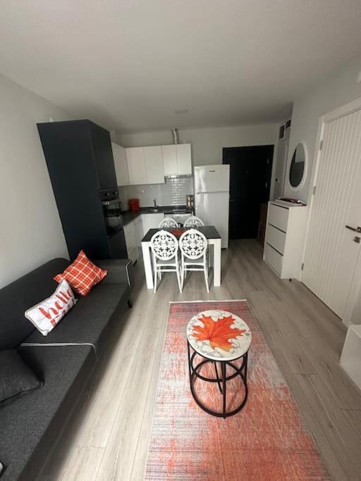 Havalimani Ve Avm Yakini Havuzlu Lux1+1 Ozel Fiyat Appartement Antalya